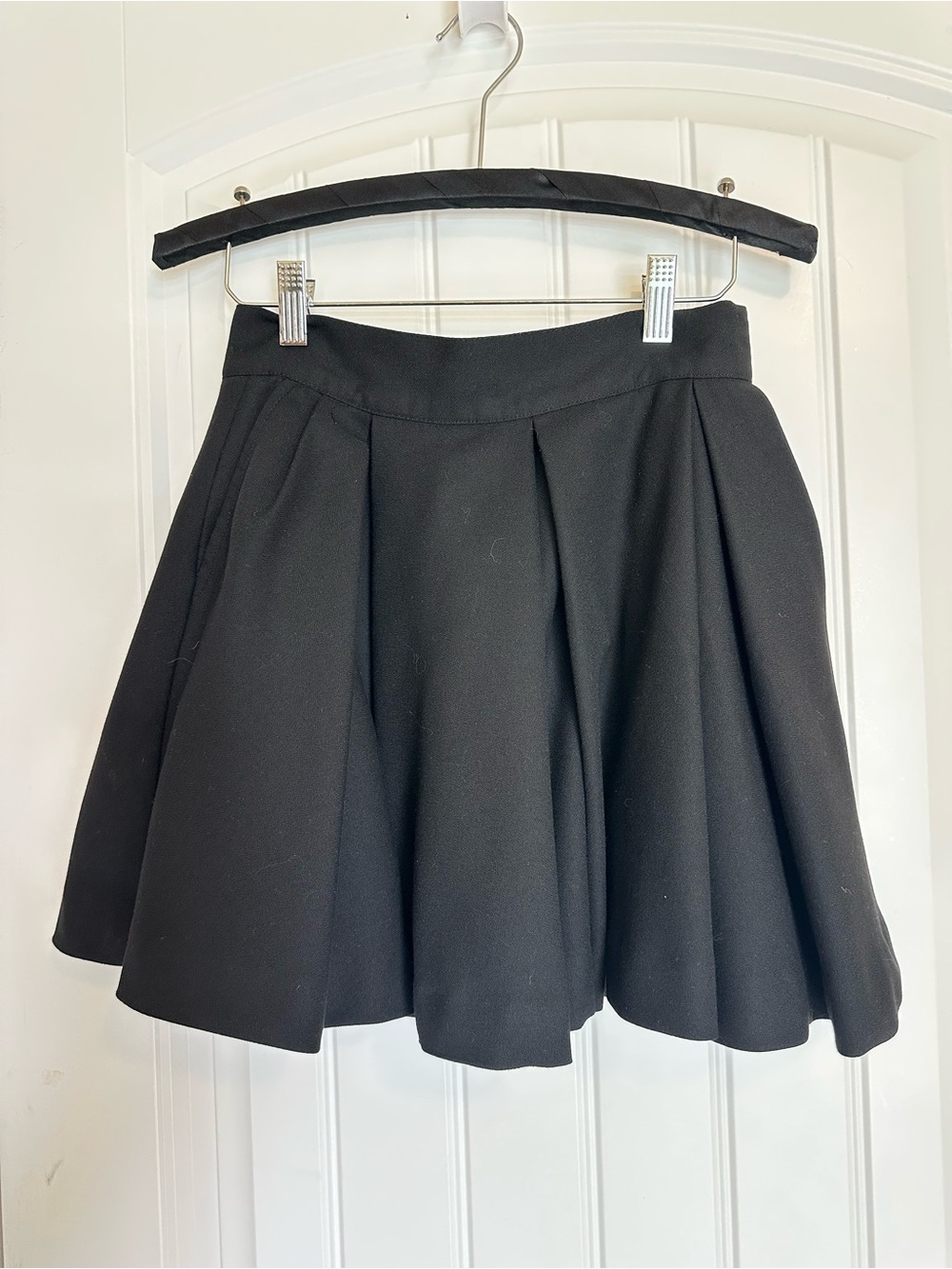 H&M Black Pleated Circle Skater Mini Skirt